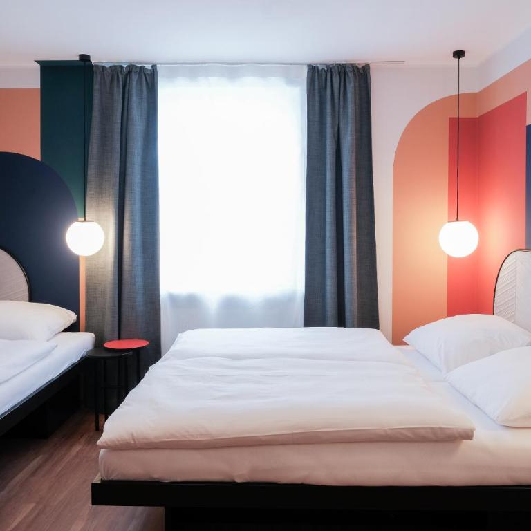 The Dot | 24/7 Checkin - Triple Room with Private Bathroom - 2