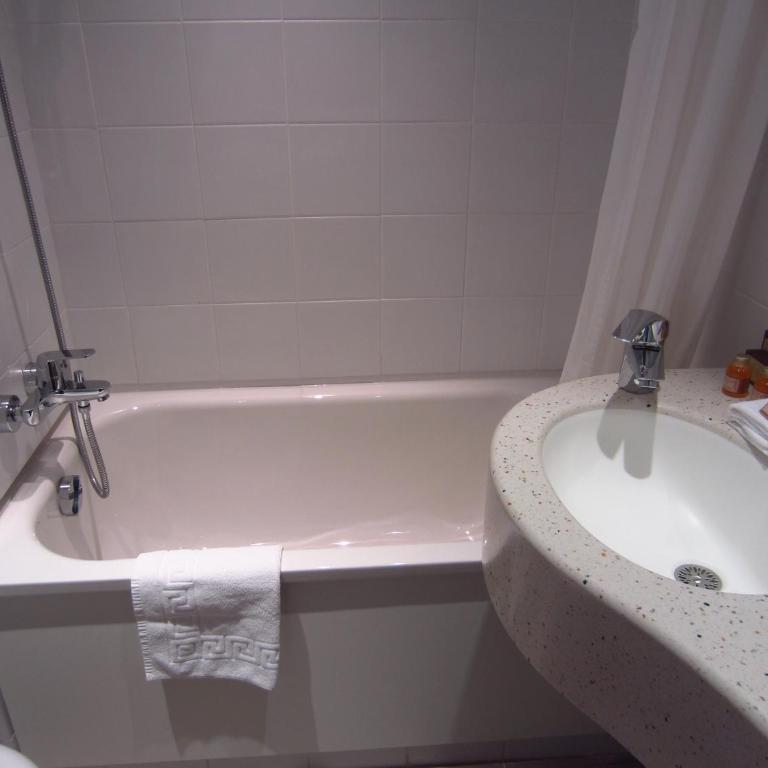 Grand Hotel des Balcons - Chambre Lits Jumeaux Classique - 3