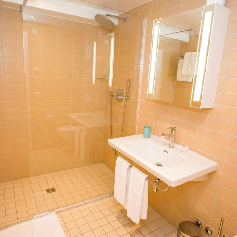Guest House Le Charlot - Standard Doppelzimmer mit Gartenblick - 3