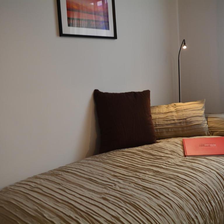 Yellow House - Appartamento con 2 Camere da Letto - 24