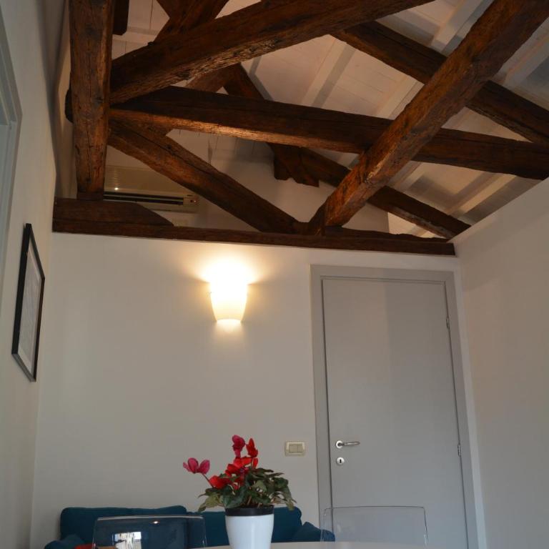 Yellow House - Appartamento con 2 Camere da Letto - 10