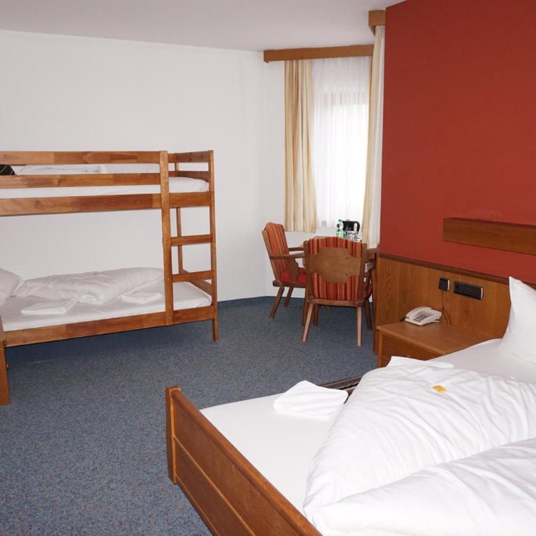 Hotel Untermetzger - Comfort Vierbettzimmer - 18