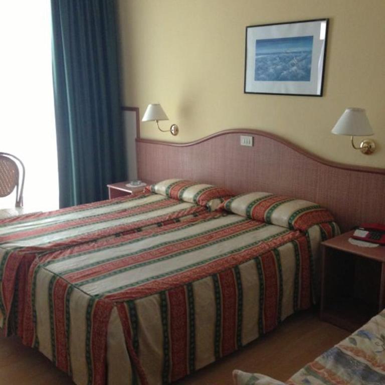 Hotel Harry's - Chambre Double ou Lits Jumeaux avec Balcon - 2