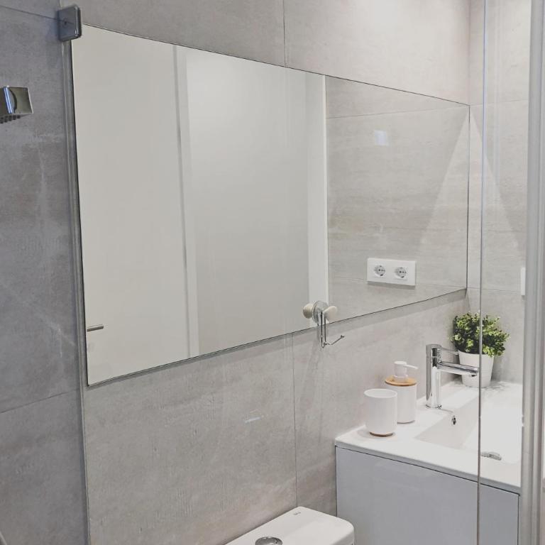 EXCLUSIVO Y LUMINOSO PISO EN EL PARQUE DEL RETIRO - Two-Bedroom Apartment - 16