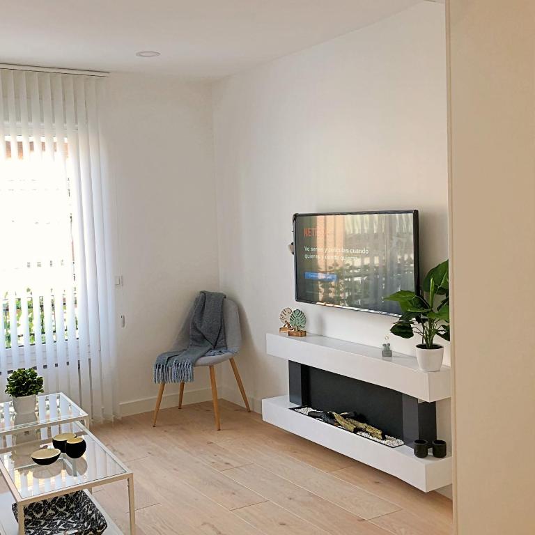 EXCLUSIVO Y LUMINOSO PISO EN EL PARQUE DEL RETIRO - Two-Bedroom Apartment - 4