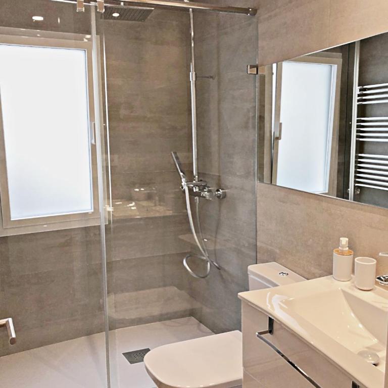EXCLUSIVO Y LUMINOSO PISO EN EL PARQUE DEL RETIRO - Two-Bedroom Apartment - 15
