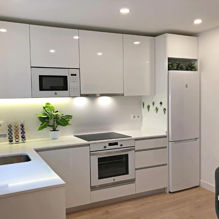 EXCLUSIVO Y LUMINOSO PISO EN EL PARQUE DEL RETIRO - Two-Bedroom Apartment - 3