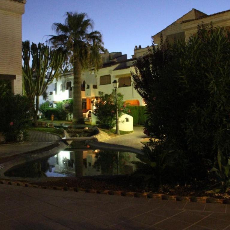 Bonita casa en urbanización privada muy cerca del mar y de Alicante - Two-Bedroom House - 32