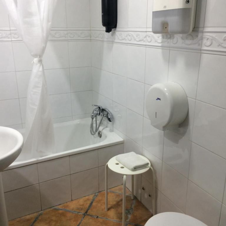 Pensión La Cantarera - Habitación Individual con baño compartido - 4