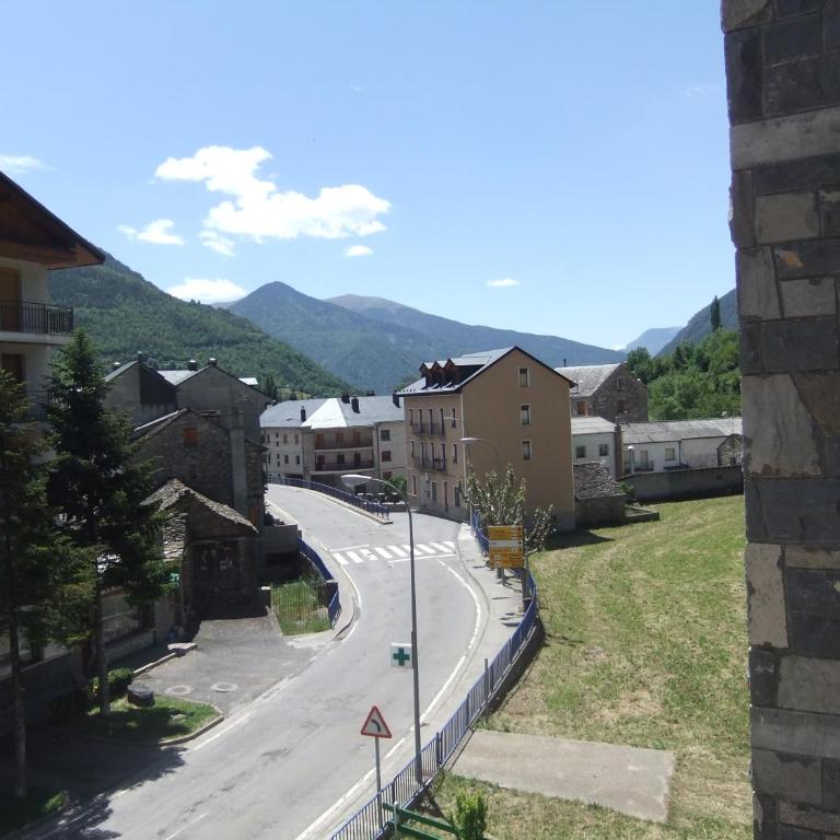 Hotel Latre - Double Room with 2 Extra Beds - 6