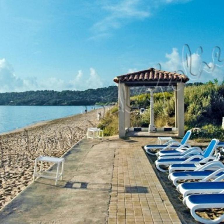HYERES, Magnifique Parc de la Presqu'île avec Piscine et Plage face à Porquerolles ! - Apartment - 45