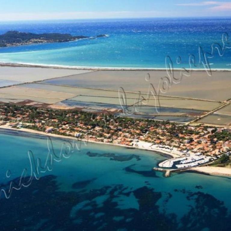 HYERES, Magnifique Parc de la Presqu'île avec Piscine et Plage face à Porquerolles ! - Apartment - 83