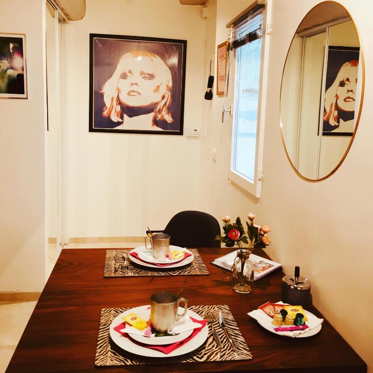 Artistic Antibes Apartment - Appartement 1 Chambre - 42