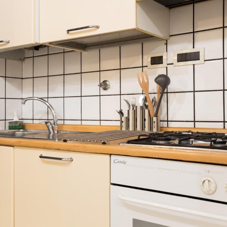 8- Tourist House Bologna - Light House - Self check-in - Appartamento con 1 Camera da Letto - 25