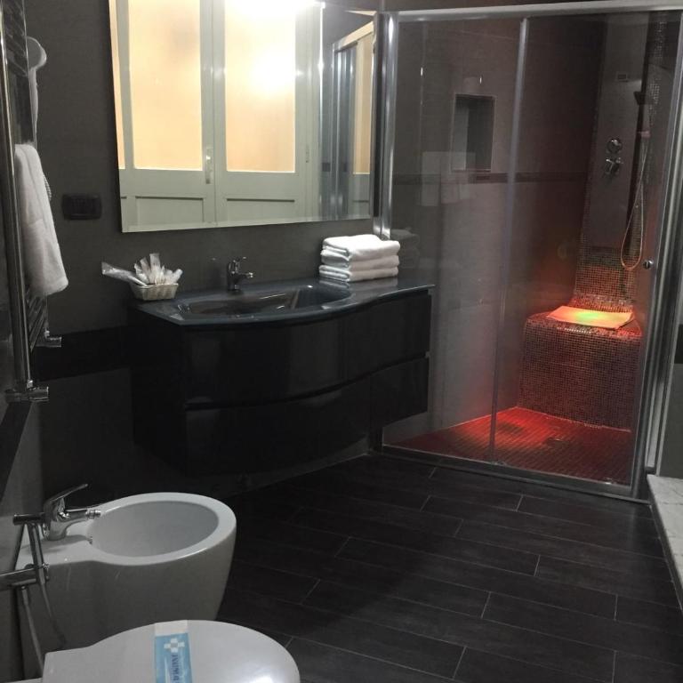 MB95 - Mezzocannone Luxurious Bed&Breakfast - Quadruple Room with Terrace - 1