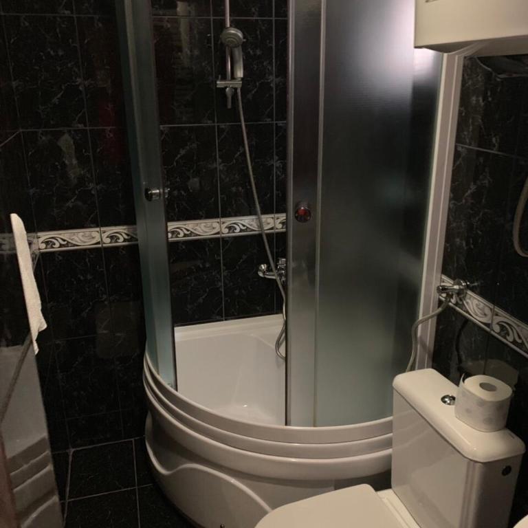 Rooms Sanja - Dvokrevetna Soba sa Bračnim Krevetom i Popločanim Dvorištem - 3