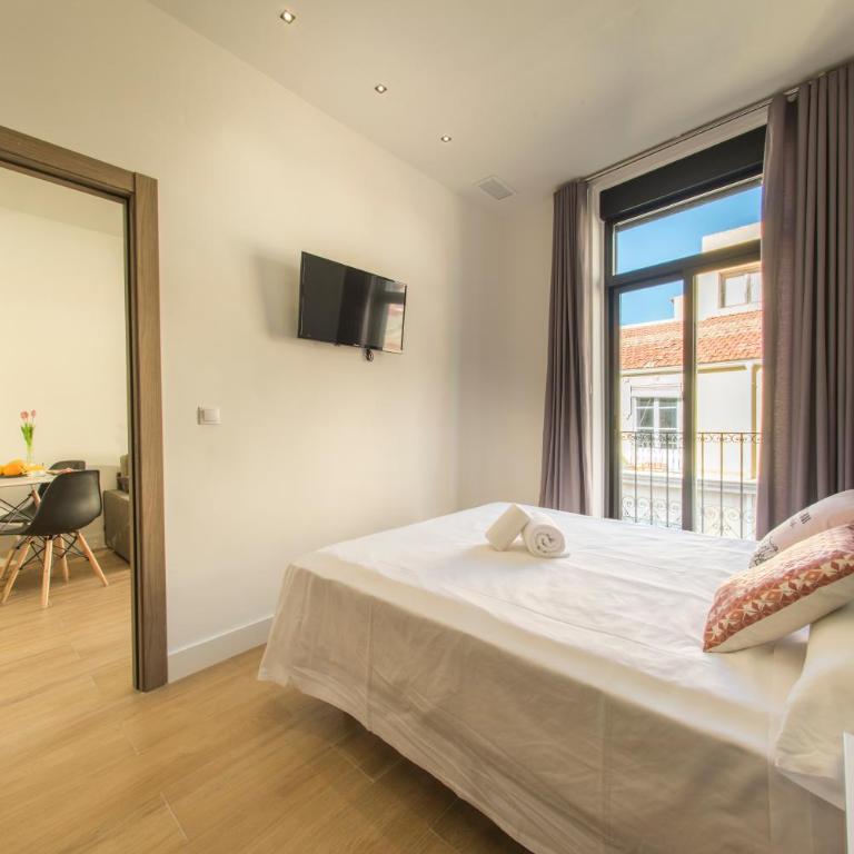 SohoSuites Villavieja - One-Bedroom Apartment with Balcony - 24