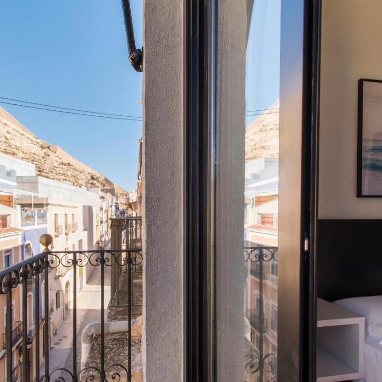 SohoSuites Villavieja - One-Bedroom Apartment with Balcony - 22