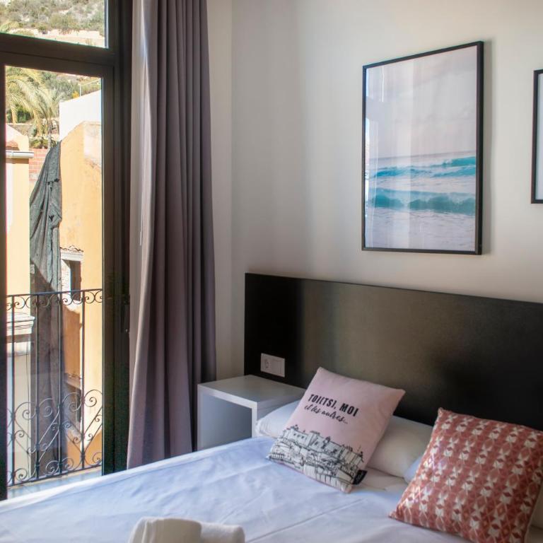 SohoSuites Villavieja - One-Bedroom Apartment with Balcony - 16