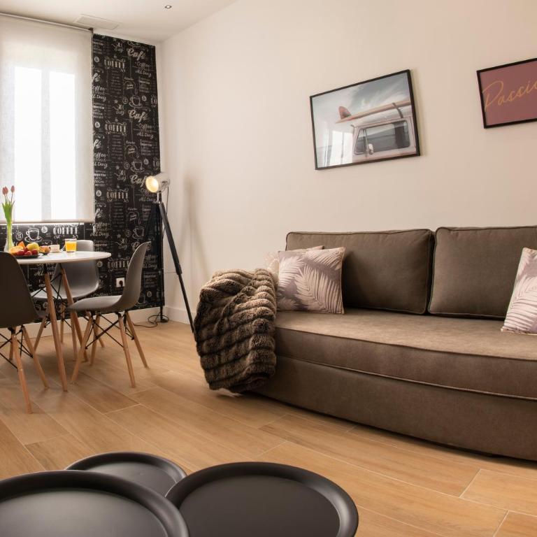 SohoSuites Villavieja - Two-Bedroom Apartment with Balcony - 1