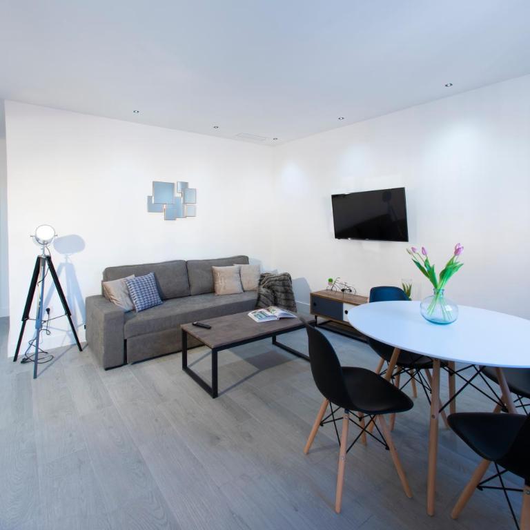 SohoSuites Villavieja - Penthouse Apartment with Private Terrace - 7