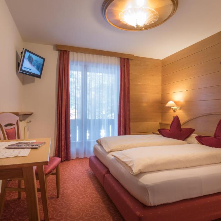 Garni La Vara - Doppel-/Zweibettzimmer mit Bergblick - 3