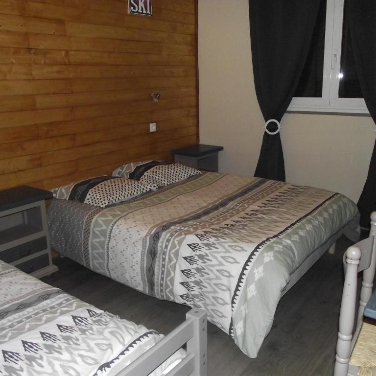 Hotel Valérie - Chambre Triple Nord - Vue sur Montagne - 2