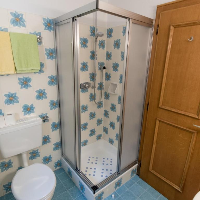 Garni La Vara - Doppelzimmer mit Gartenblick - 5