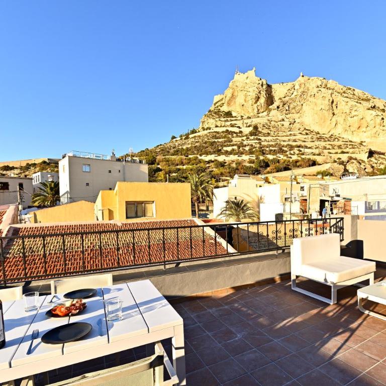 SohoSuites Villavieja - Penthouse Apartment with Private Terrace - 16