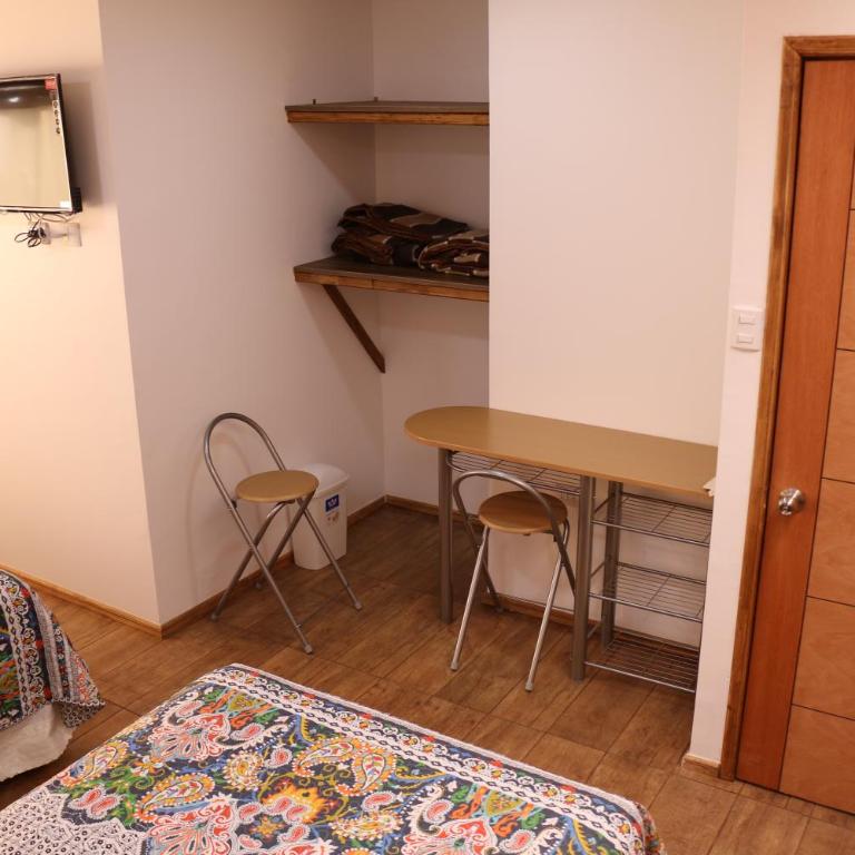 Hostal Luna del Mar 840-B - Habitación Triple con baño privado - 14