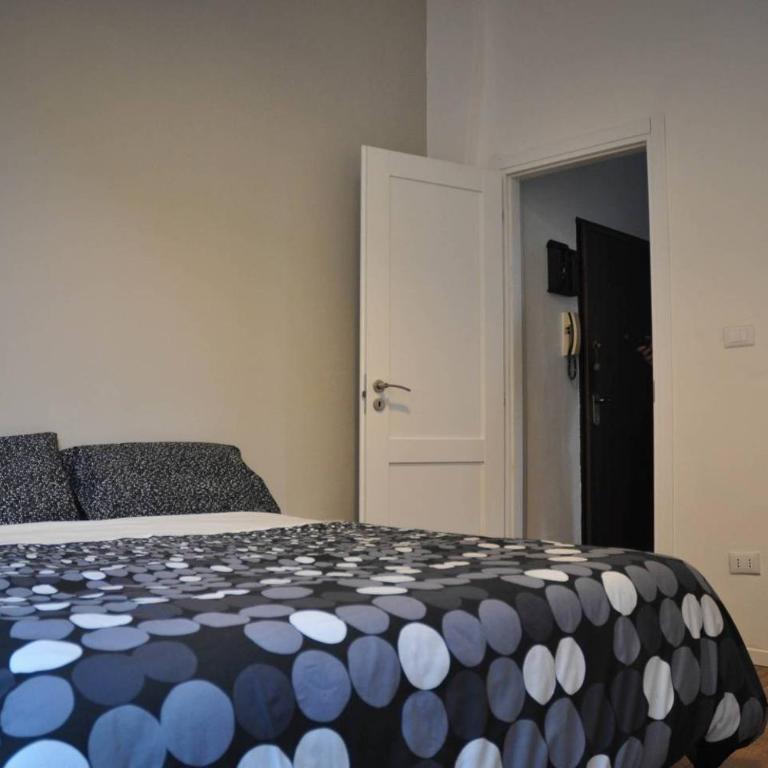 CAMERA e BAGNO PRIVATO a 3 minuti dalla Stazione - Doppelzimmer - 13