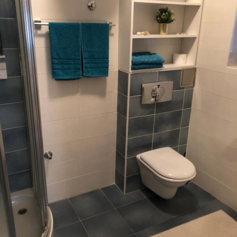 Apartman Natalija Banja Luka - Dvokrevetna Soba sa Bračnim Krevetom i Sopstvenim Kupatilom - 2