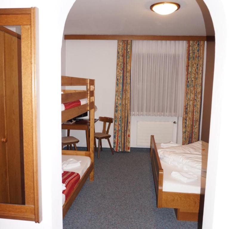 Hotel Untermetzger - Comfort Vierbettzimmer - 3