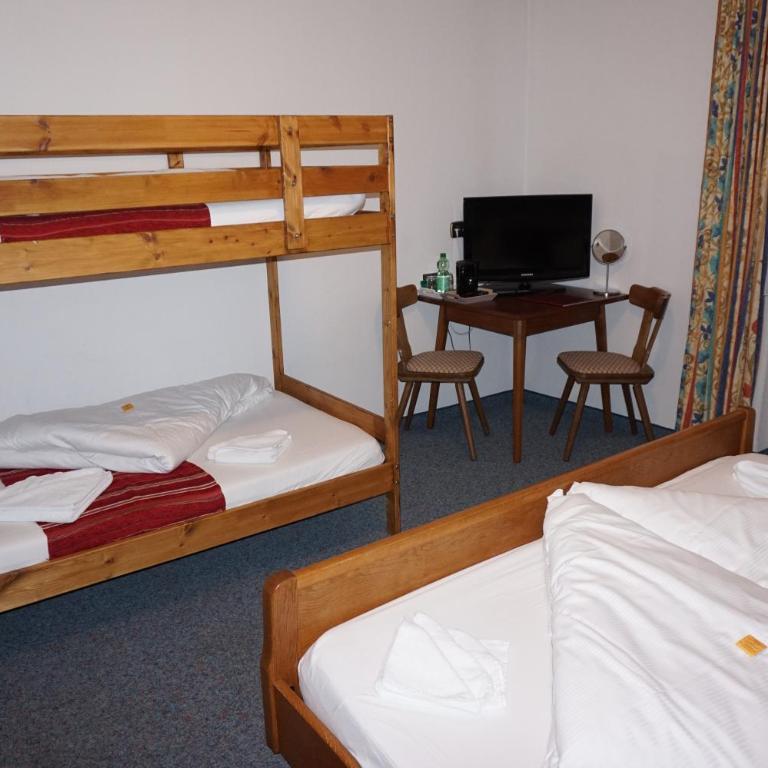 Hotel Untermetzger - Comfort Vierbettzimmer - 4