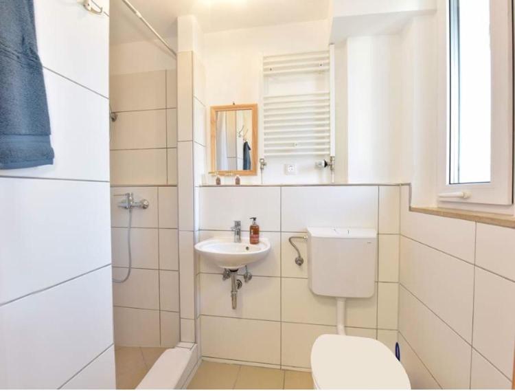 1a Gästehaus am Hafen - Einzelzimmer mit Gemeinschaftsdusche und -WC - 5