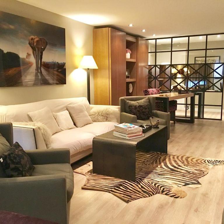 Vivienda de Lujo junto al Mar - Three-Bedroom Apartment - 1