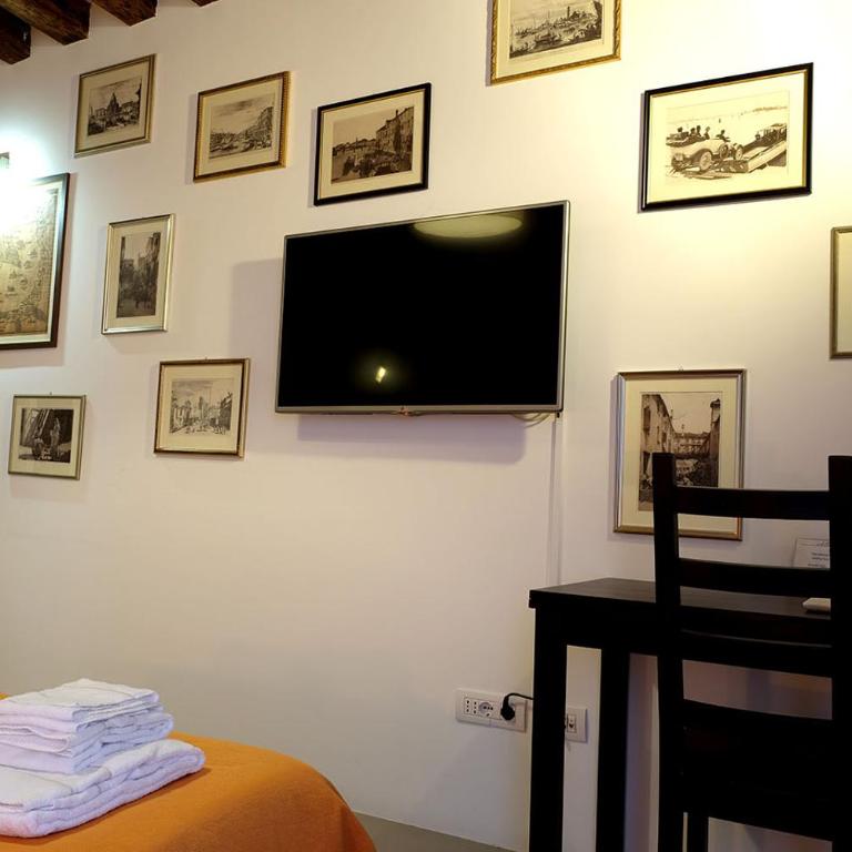 Stylish Self-Contained Room & Bath in Castello between Biennale & San Marco - Camera Deluxe - 4
