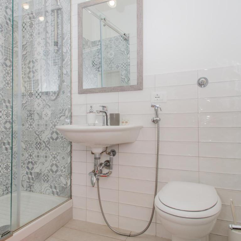 Le Terrazze di Pirandello - King Room with Private Bathroom - 8