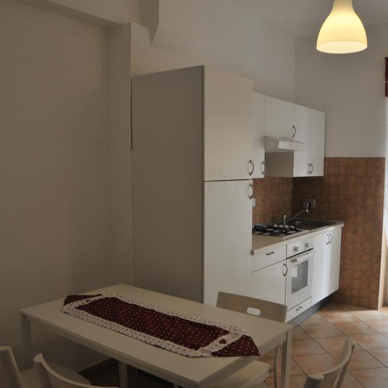 RomAmoR - Two-Bedroom Apartment - 9