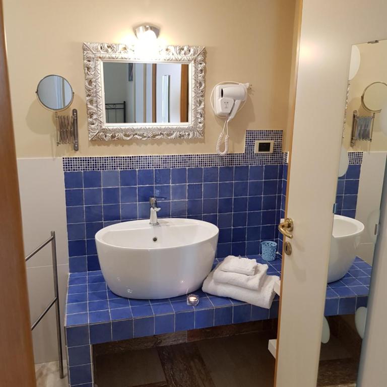 B&B Sicily Luxury - Quadruple Room with Private Bathroom - 15