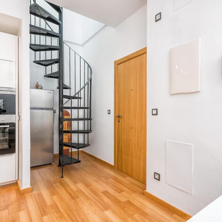 Atico con terraza ac 1hab en el centro y piscina comunitaria - Apartamento Ático - 19