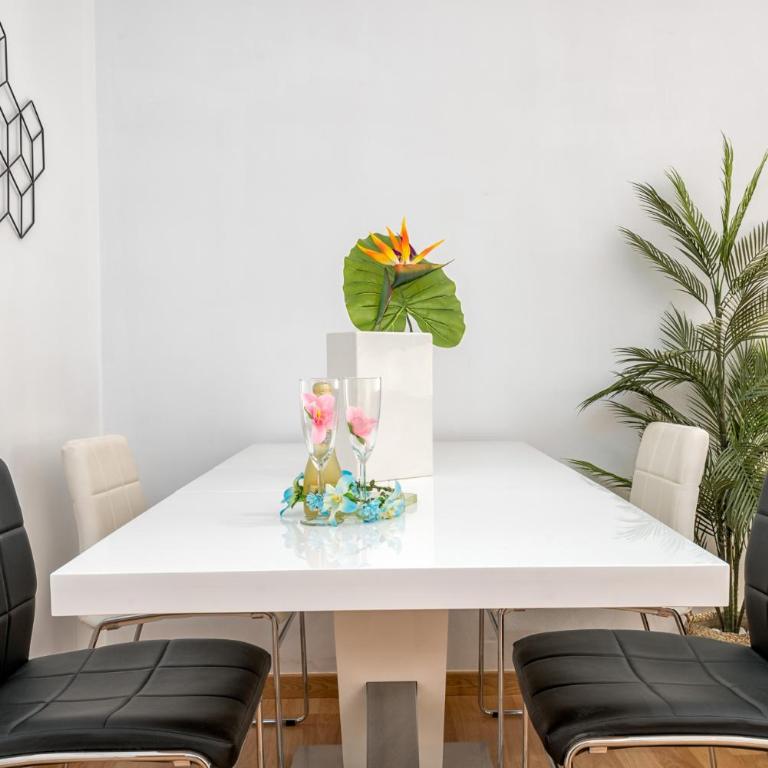 Atico con terraza ac 1hab en el centro y piscina comunitaria - Apartamento Ático - 34