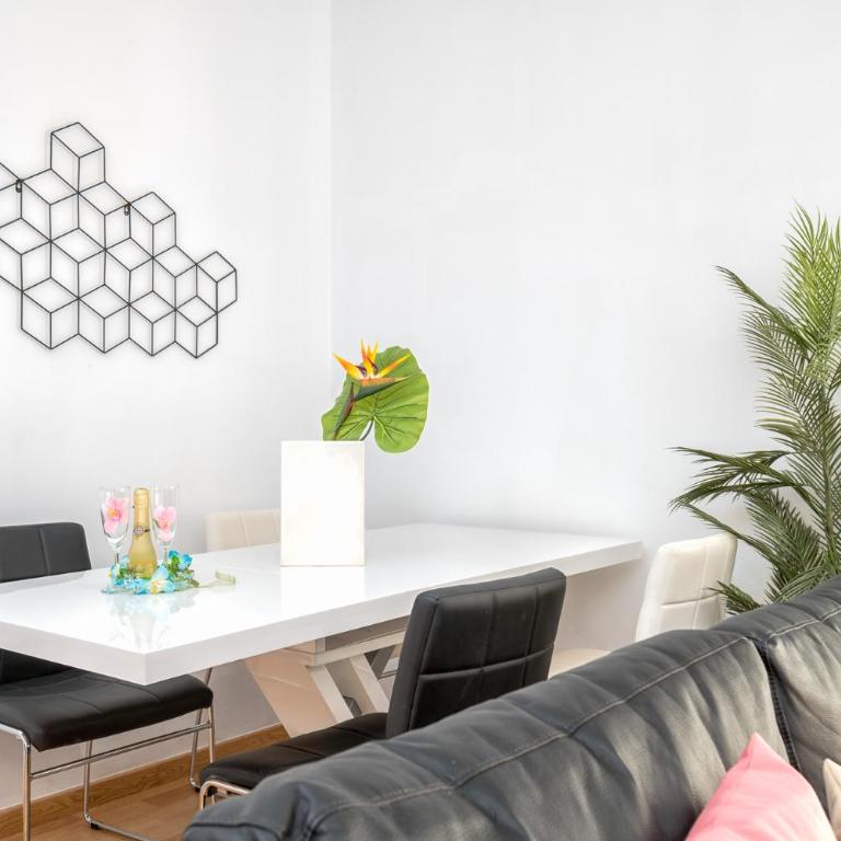Atico con terraza ac 1hab en el centro y piscina comunitaria - Apartamento Ático - 36
