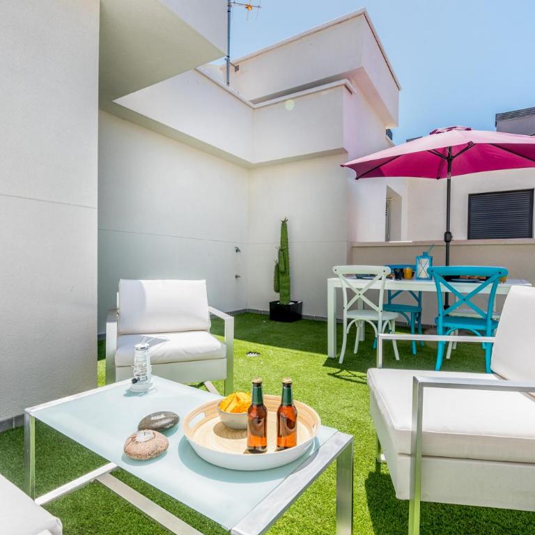Atico con terraza ac 1hab en el centro y piscina comunitaria - Apartamento Ático - 38
