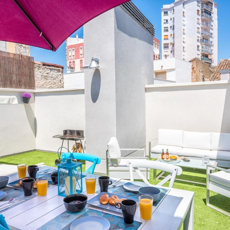 Atico con terraza ac 1hab en el centro y piscina comunitaria - Apartamento Ático - 44