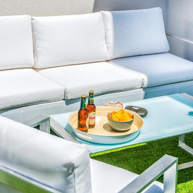 Atico con terraza ac 1hab en el centro y piscina comunitaria - Apartamento Ático - 53