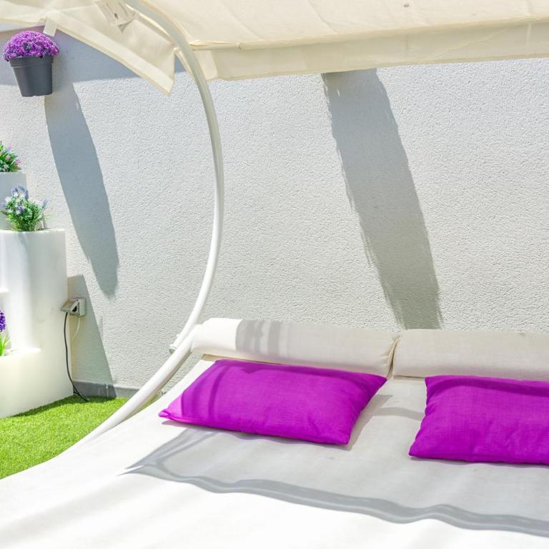 Atico con terraza ac 1hab en el centro y piscina comunitaria - Apartamento Ático - 54