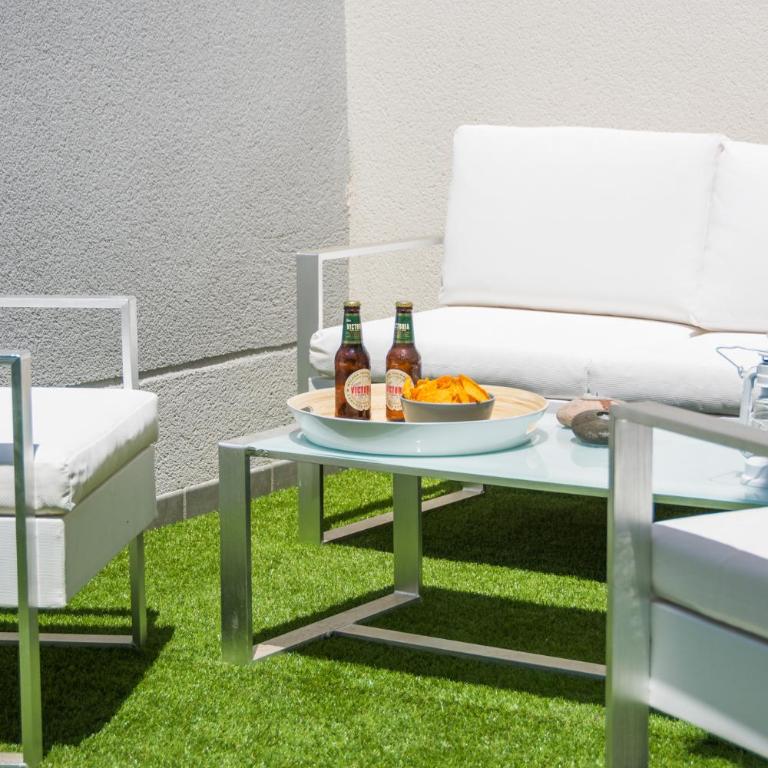Atico con terraza ac 1hab en el centro y piscina comunitaria - Apartamento Ático - 58