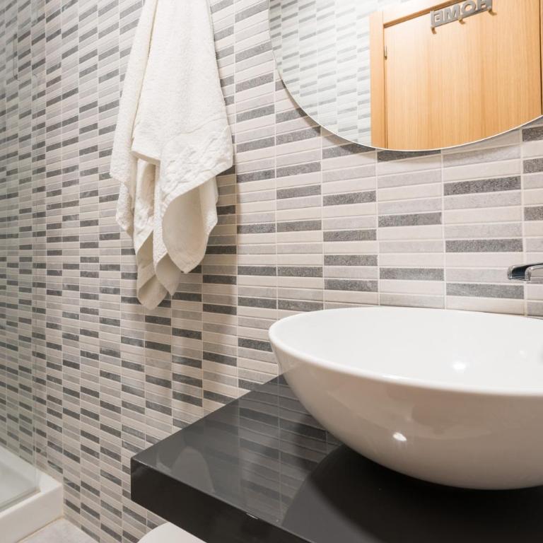 Atico con terraza ac 1hab en el centro y piscina comunitaria - Apartamento Ático - 61