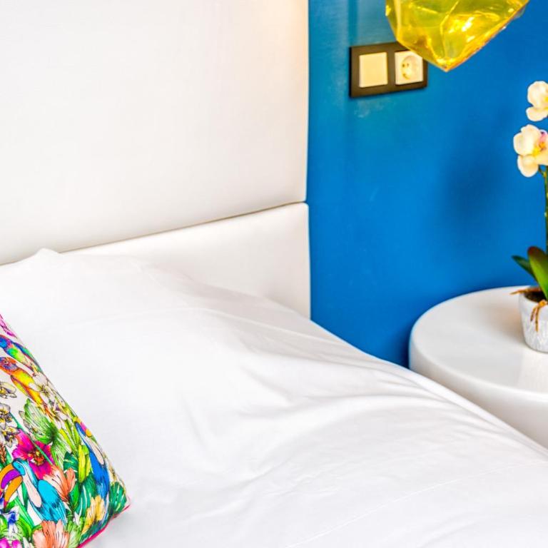 Atico con terraza ac 1hab en el centro y piscina comunitaria - Apartamento Ático - 71